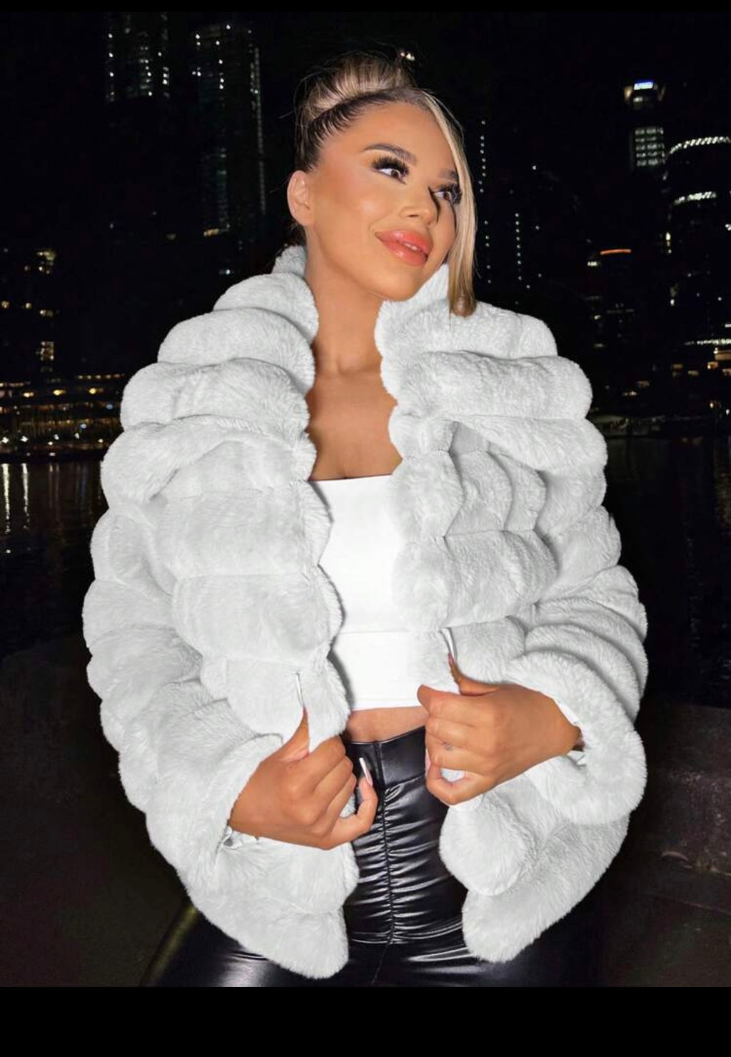 Women Sophisticated￼Fur Coats