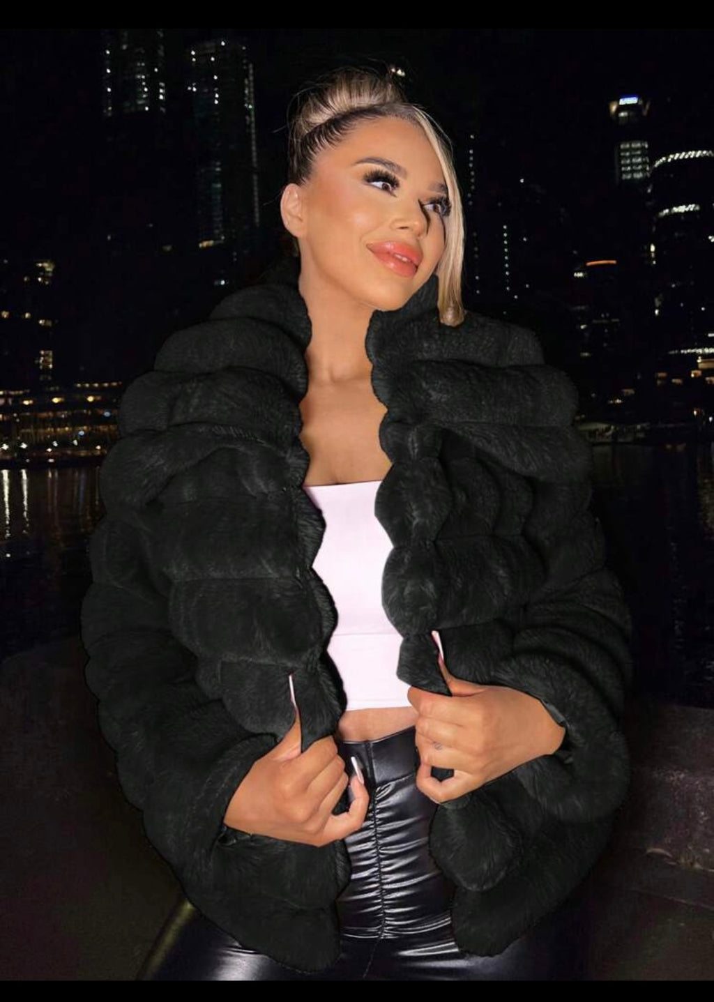 Women Sophisticated￼Fur Coats
