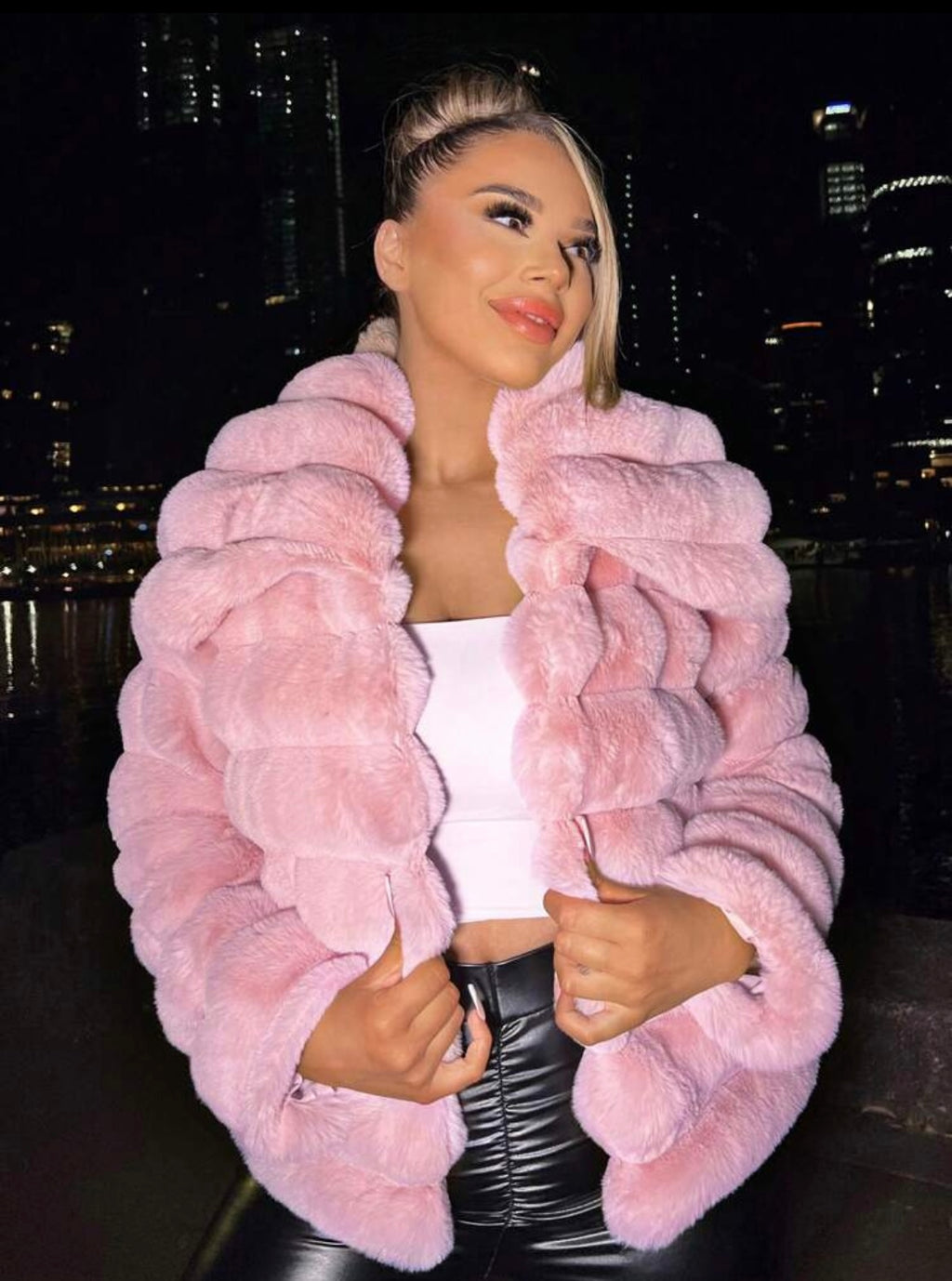 Women Sophisticated￼Fur Coats