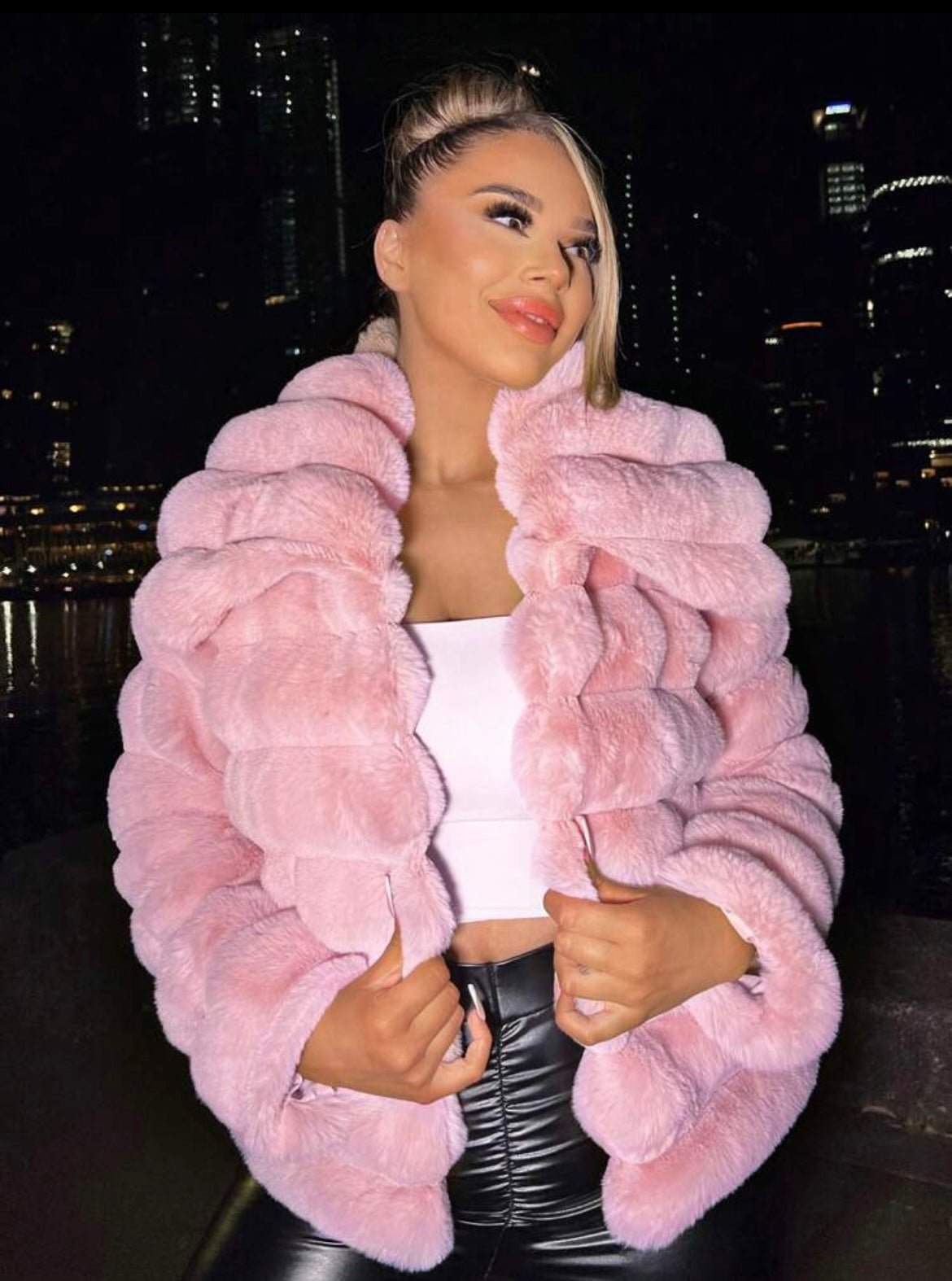 Women Sophisticated￼Fur Coats