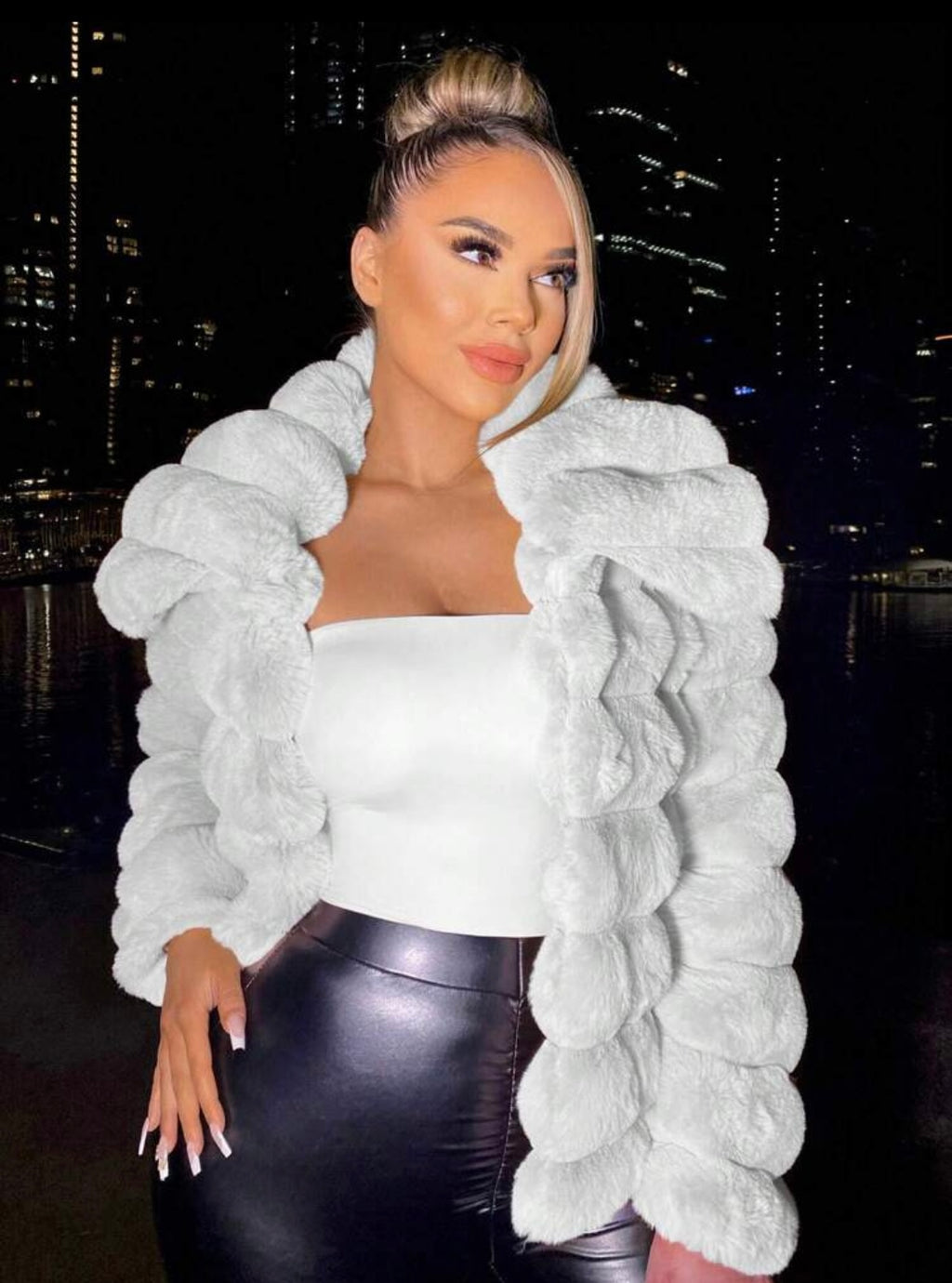 Women Sophisticated￼Fur Coats
